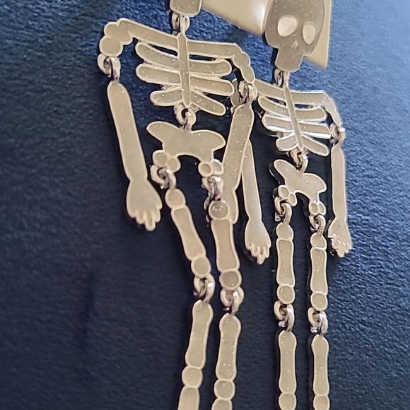 🎁3/$30🎁5" Skeleton Earrings Silver Speckled Moving Limbs - Picture 3 of 9